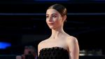 Potret Thomasin McKenzie yang Curi Perhatian di Last Night In Soho