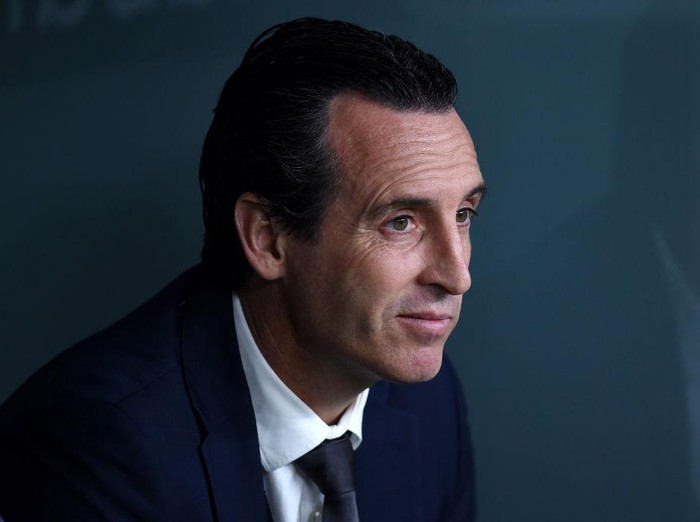 BILBAO, SPAIN - OCTOBER 23: Unai Emery, Head Coach of Villarreal CF looks on  during the LaLiga Santander match between Athletic Club and Villarreal CF at San Mames Stadium on October 23, 2021 in Bilbao, Spain. (Photo by Juan Manuel Serrano Arce/Getty Images)