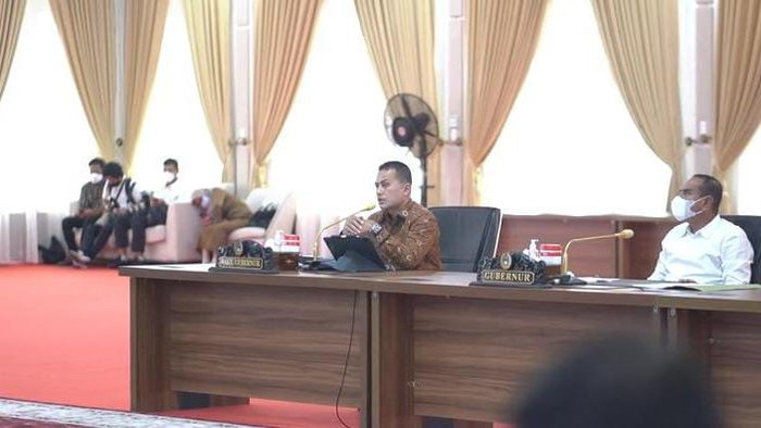 Wagub Sumut saat rapat bareng kadis di Medan (dok. Istimewa)