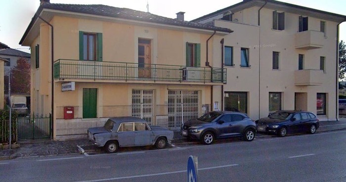 Wisata mobil ikonik terbengkalai Italia
