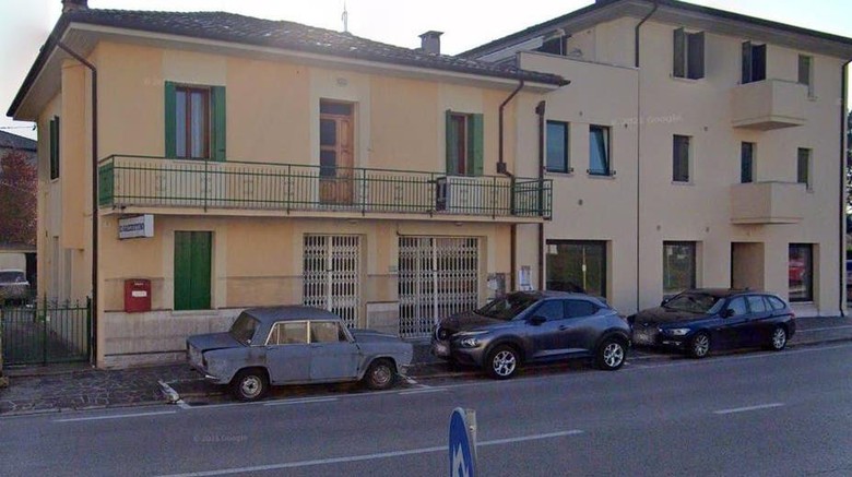 Wisata mobil ikonik terbengkalai Italia