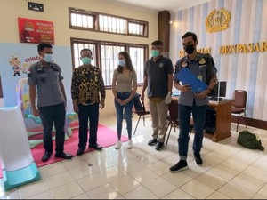 FBI Kawal Ketat Deportasi WN AS Pembunuh Ibu Kandung dalam Koper di Bali