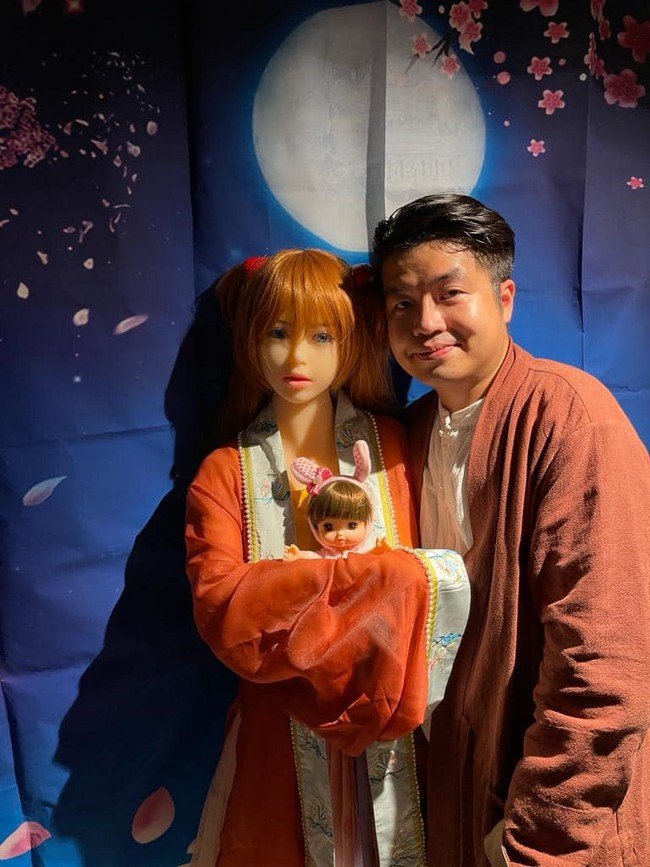 “Aku menghargai Mochi dan hanya ingin menjadikannya sebagai teman hidup,” ungkap Xie, seperti dikutip The Sun. Foto: dok. Facebook