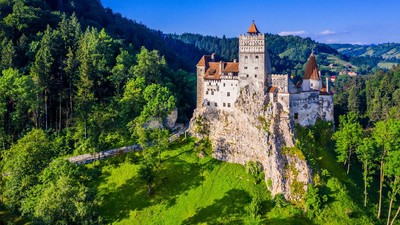 Hii! Potret Istana Drakula yang Nyata di Romania