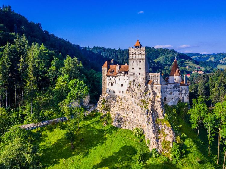 Hii! Potret Istana Drakula yang Nyata di Romania