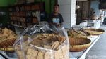 Curhat Pedagang Gorengan di Bandung soal Harga Minyak Goreng Curah
