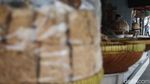Curhat Pedagang Gorengan di Bandung soal Harga Minyak Goreng Curah