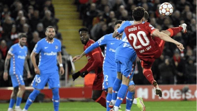 Lihat Lagi Tendangan Kungfu Diogo Jota ke Muka Trippier