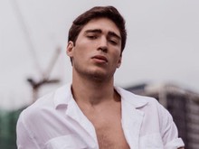 Siapa Mantan Suami Aura Kasih? Ini Sosok Eryck Amaral yang Kembali Disorot