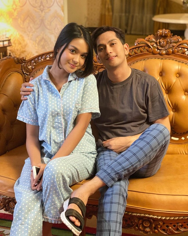 Kepergian Hanna Kirana yang baru dua tahun menjajal dunia sinetron tersebut memang mendadak meski Ilyas mengaku pacarnya sudah punya firasat. Dalam postingan Insta Story, pria 28 tahun tersebut mengungkap percakapan mereka.Foto: Instagram @ilyasbachtiar10