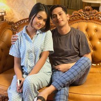 Kepergian Hanna Kirana yang baru dua tahun menjajal dunia sinetron tersebut memang mendadak meski Ilyas mengaku pacarnya sudah punya firasat. Dalam postingan Insta Story, pria 28 tahun tersebut mengungkap percakapan mereka.Foto: Instagram @ilyasbachtiar10