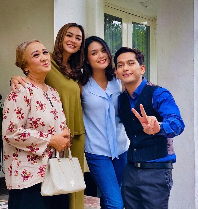 Intinya dimana pun kamu pergi kalau sudah nggak ada aku, kamu harus tahu aku pasti ikutin kamu dan kamu harus di hati kamu panggil Hanna Hanna dan aku pasti kamu lindungin kamu dari dunia yang jahat ini, kata Hanna.Foto: Instagram @ilyasbachtiar10