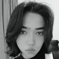 Isyana Sarasvati sendiri diketahui telah memotong rambutnya sejak bulan Oktober. Dalam video yang diunggahnya terlihat rambut Isyana kini berubah menjadi pendek sebahu dan berponi belah tengah. Dengan gaya rambut tersebut Isyana pun disebut semakin terlihat menawan. Foto: Instagram/@isyanasarasvati