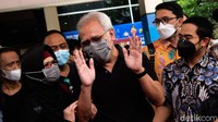 Iwan Fals tidak banyak memberikan pernyataan karena diwakili penasihat hukumnya. Foto: Andika Prasetia