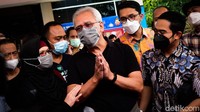 Iwan Fals mendatangi Polda Metro Jaya, Kamis (4/11/2021). Foto: Andika Prasetia