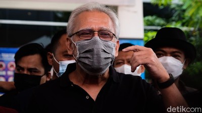 Sambangi Polda Metro, Iwan Fals Laporkan Pencemaran Nama Baik