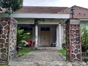 Menelusuri Jejak Kolonial di Pabrik Kopi Karanganyar Blitar