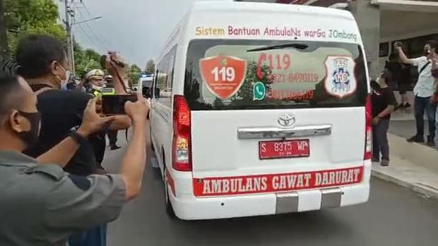jenazah Vanessa Angel dan Suami Tewas Dalam Kecelakaan di Tol Jombang tiba di polda jatim