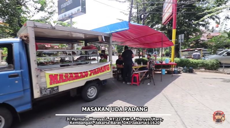 Jualan Bebek Goreng hingga Nasi Padang Pakai Mobil, Laris Diserbu Pembeli