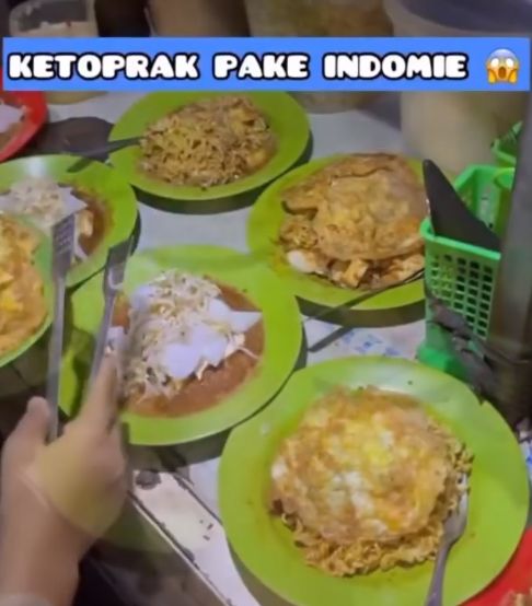 Jualan Bebek Goreng hingga Nasi Padang Pakai Mobil, Laris Diserbu Pembeli