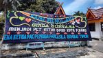 Karangan Bunga Banjiri DPRD Pekanbaru Buntut Pemecatan Hamdani