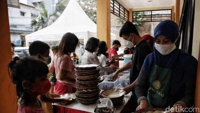 Keren, Ada Warung Ikhlas Untuk Warga Yang Ingin Makan Gratis