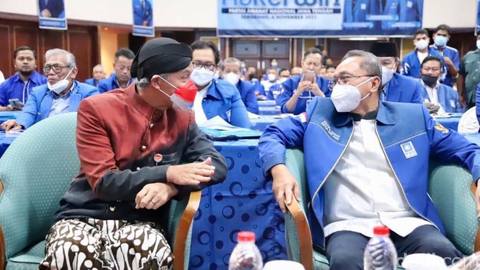 Ketum PAN Zulkifli Hasan dan Gubernur Jateng Ganjar Pranowo