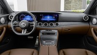 Interior mewah E300 Foto: Mercedes-Benz