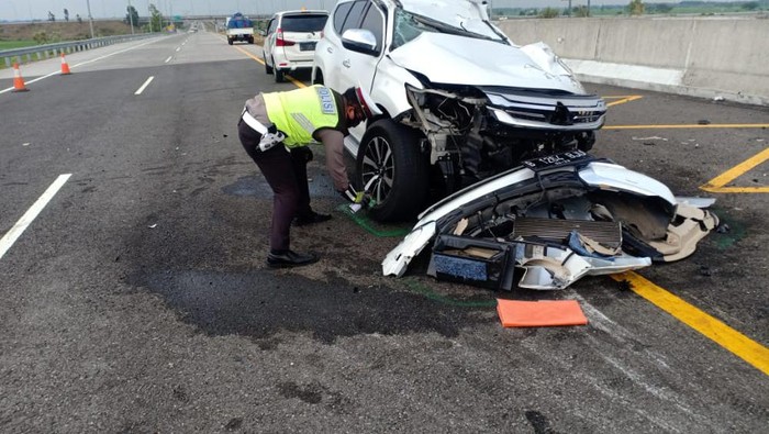 Mobil Vanessa Angel Hancur, Ini Dugaan Penyebab Kecelakaan Maut Tol Jombang