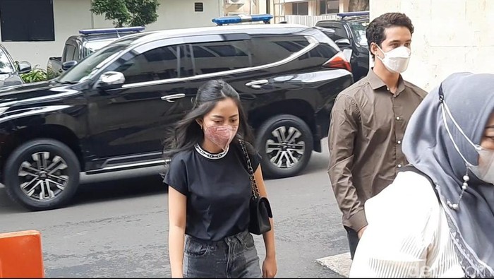 Pacar Rachel Vennya Juga Tersangka Kabur Karantinya, Ini 3 Faktanya