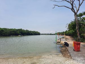 Pantai Buatan yang Ikonik di Bogor Sepi Pengunjung
