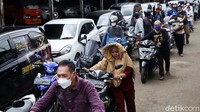 Layanan uji emisi gratis untuk kendaraan roda dua dan empat digelar setiap Selasa dan Kamis di bengkel Dinas Lingkungan Hidup DKI Jakarta di Cililitan. 