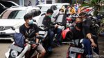 Takut Ditilang Pemotor Antre Uji Emisi di DLH DKI Jakarta