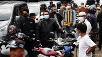 Kewajiban uji emisi ini telah diatur dalam Peraturan Gubernur DKI Jakarta Nomor 66 Tahun 2020 tentang Uji Emisi Gas Buang Kendaraan Bermotor. Disebutkan bahwa setiap pemilik kendaraan bermotor wajib melakukan uji emisi gas buang dan memenuhi ambang batas emisi.