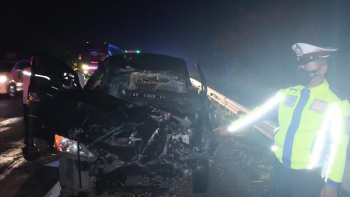 Penampakan mobil yang ditumpangi Dekan Fakultas Peternakan UGM