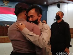 Sembari Menangis, Pendana Bom Bunuh Diri di Mapolresta Solo Minta Maaf