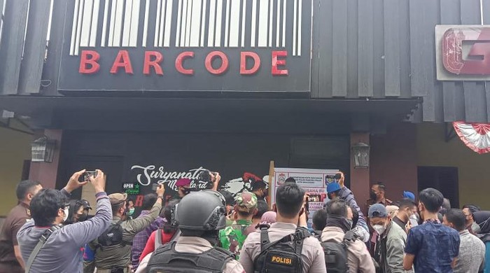 Penutupan THM Barcode di Makassar. (dok. Istimewa)