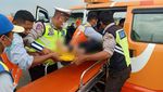 Potret Mobil Remuk dan Evakuasi Kecelakaan Maut Vanessa Angel