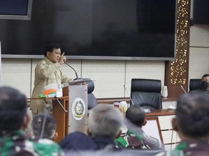 Prabowo Ingatkan Prajurit TNI Harus Dekat dengan Rakyat