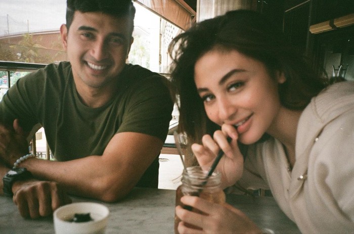 Romantisnya Ali Syakieb dan Margin Wielheerm Saat Makan Berdua Romantisnya Ali Syakieb dan Margin Wielheerm Saat Makan Berdua