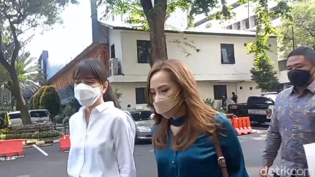 Shandy Aulia soal Isu Rumah Tangga Retak: Jangan Kepo! Shandy Aulia soal Isu Rumah Tangga Retak: Jangan Kepo!