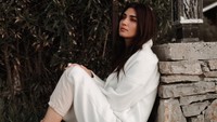 Tuba Buyukustun pernah jadi idola pecinta sinetron Turki setelah memerankan sosok Elif. Foto: dok instagram Tuba Buyukustun