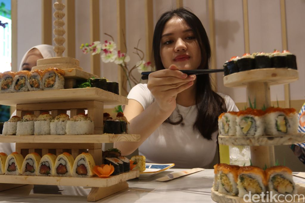 Unik! Sushi 'Rasa' Bandung dengan Ikon Gedung Sate dan Flyover Pasupati