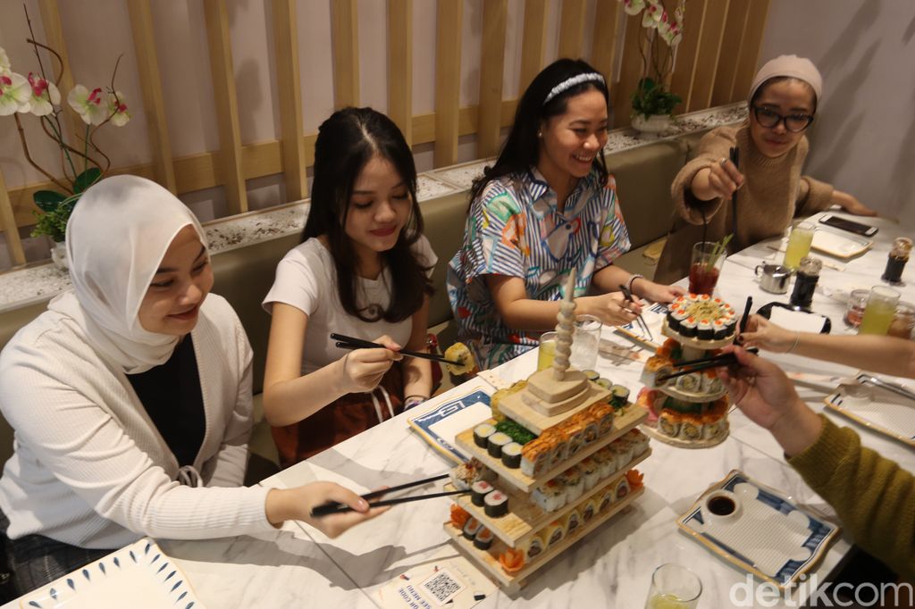 Unik! Sushi 'Rasa' Bandung dengan Ikon Gedung Sate dan Flyover Pasupati