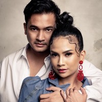 Vanessa Angel dan Bibi Andriansyah menikah secara agam atau siri pada 15 Desember 2019. “Sah! Alhamdulillah kedua orang tua kami sudah mensahkan pernikahan kami, tulis Vanessa Angel di Instagramnya. Vanessa dan Bibi meresmikan pernikahan mereka secara negara pada 11 Januari 2020.  Foto: instagram