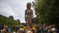 Penampakan boneka Storm juga bertepatan dengan persiapan KTT Iklim COP26 yang dimulai di Glasgow, akhir bulan lalu.  Foto: Getty Images/Peter Summers