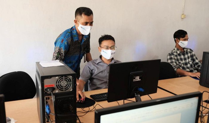 Askrindo anggota Holding Perasuransian dan Penjaminan, Indonesia Financial Grup (IFG) kembali menyalurkan bantuan sarana Pendidikan ke wilayah tertinggal, terluar, dan terdepan (3T).
