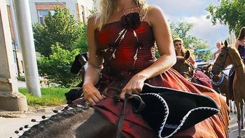 Wanita penunggang kuda. Foto: Reddit via Brightside