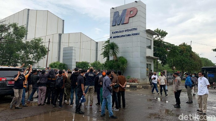 Ini Aset Timor Milik Tommy Soeharto Rp 600 M yang Disita Satgas BLBI Satgas BLBI menyita aset obligor PT Timor Putra Nasional (TPN) milik Tommy Soeharto. Aset berupa tanah seluas 120-124 hektare itu memiliki nilai Rp 600 miliar.