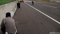 Selain itu, Satlantas Polres Jombang datang ke lokasi kecelakaan Vanessa Angel juga untuk olah TKP tambahan.